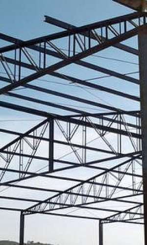 Estrutura metálica para telhado